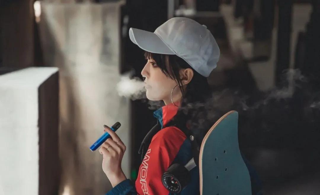 电子烟行业暴利分析_悦刻一手货源批发网站，线上电子烟平台货源微信群_电子烟微商市场分析